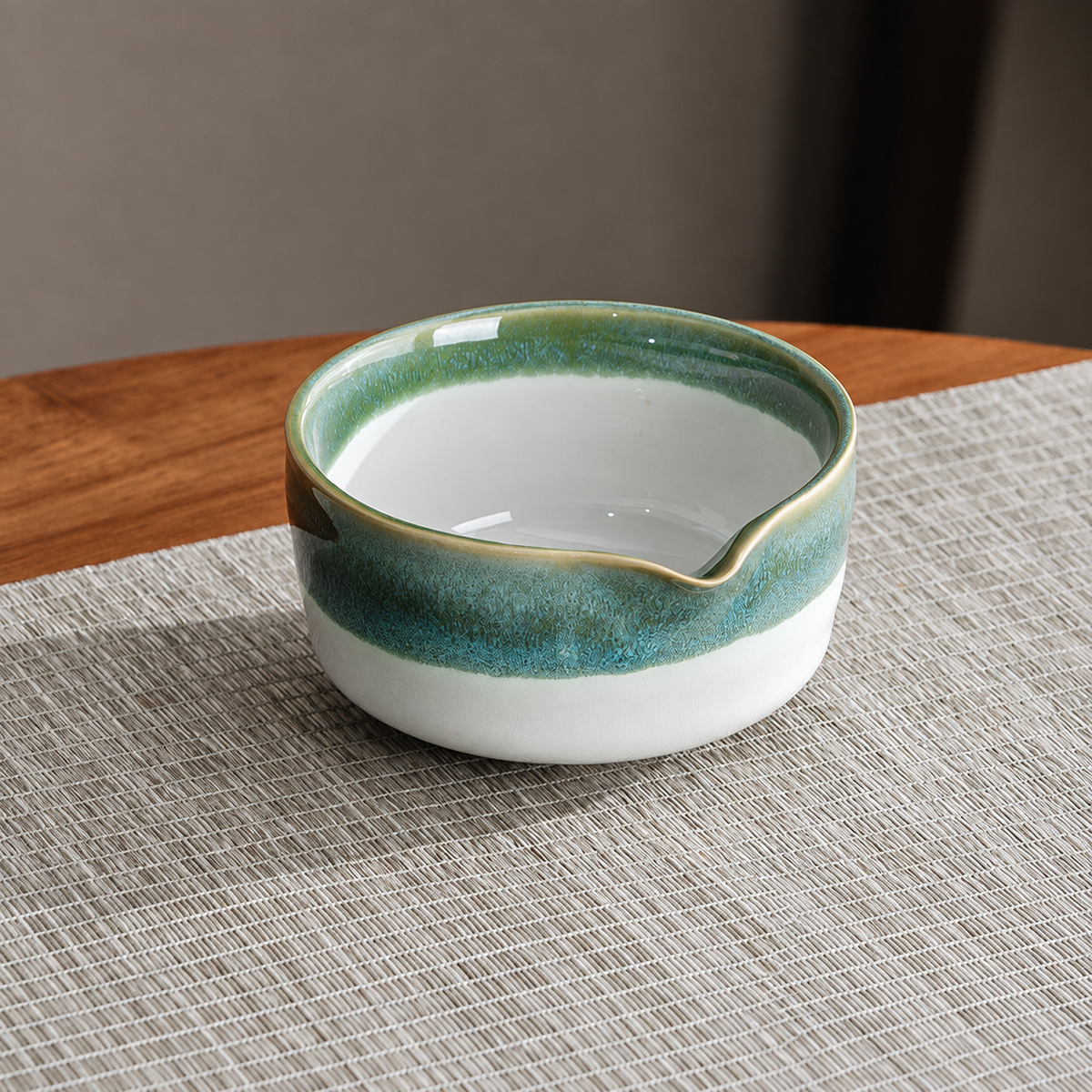 Green & White — Pouring Bowl