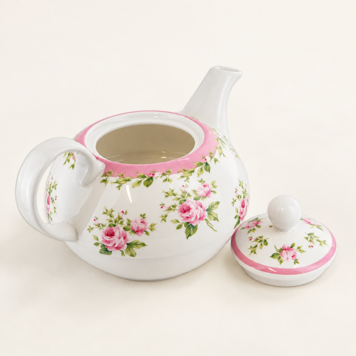 The pot and its matching lid