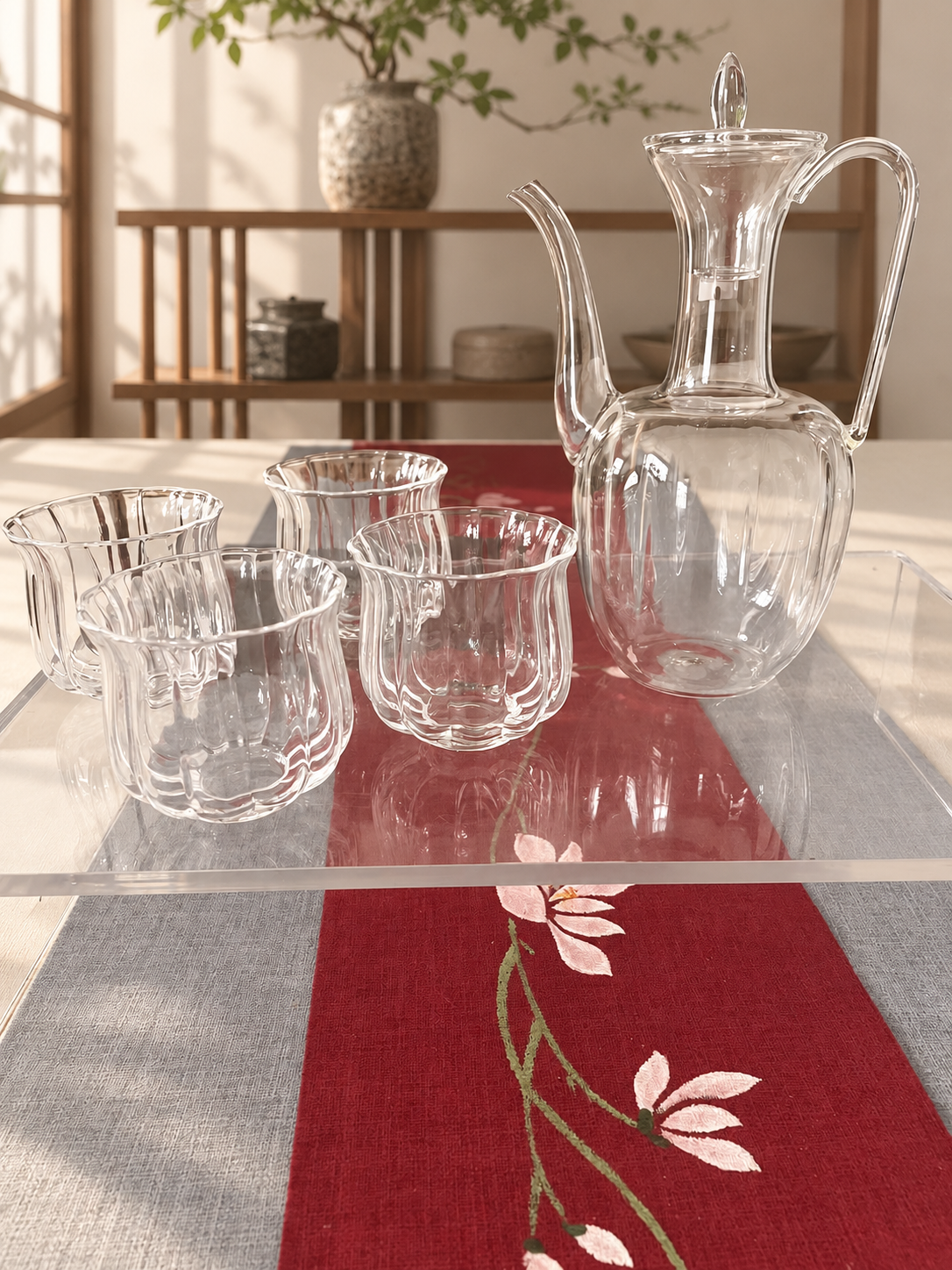 Glass ewer + 4 Shui Xian scalloped cups