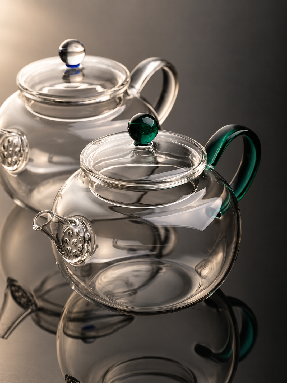 The glass strainer, up close