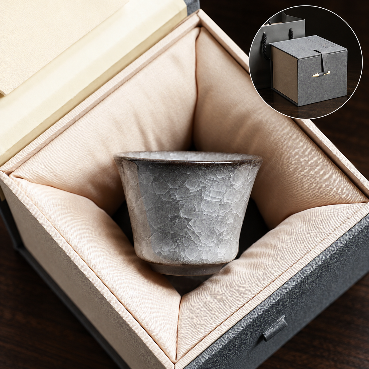Yulan / Small flared cup / Single cup in blue-grey box