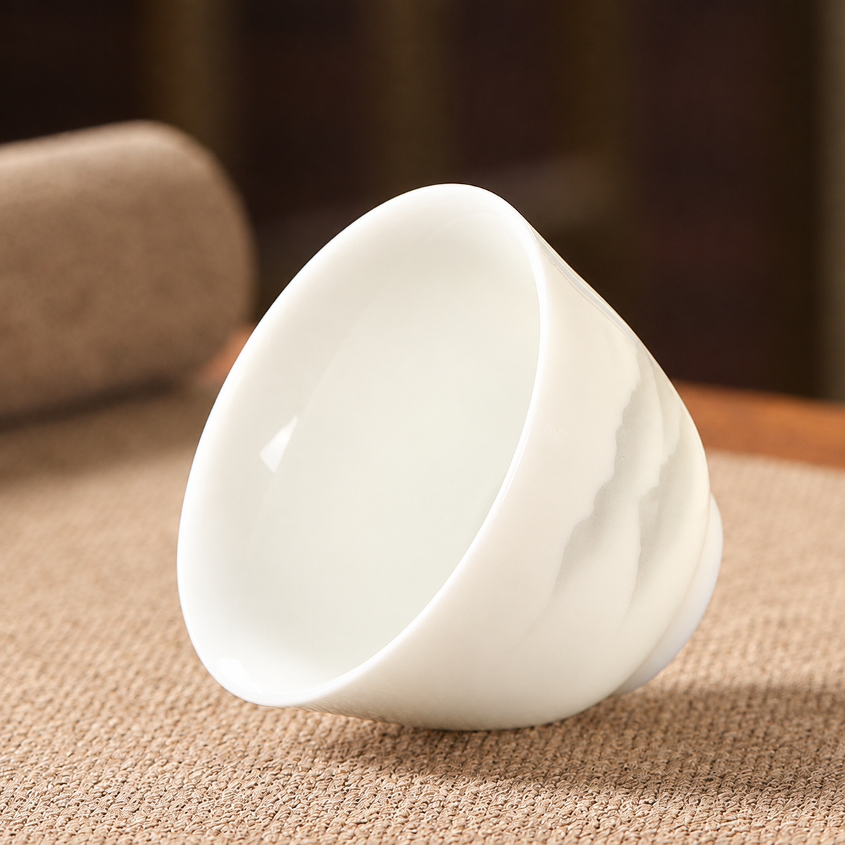 White Porcelain Tea Cups with Quiet Motifs — image 5