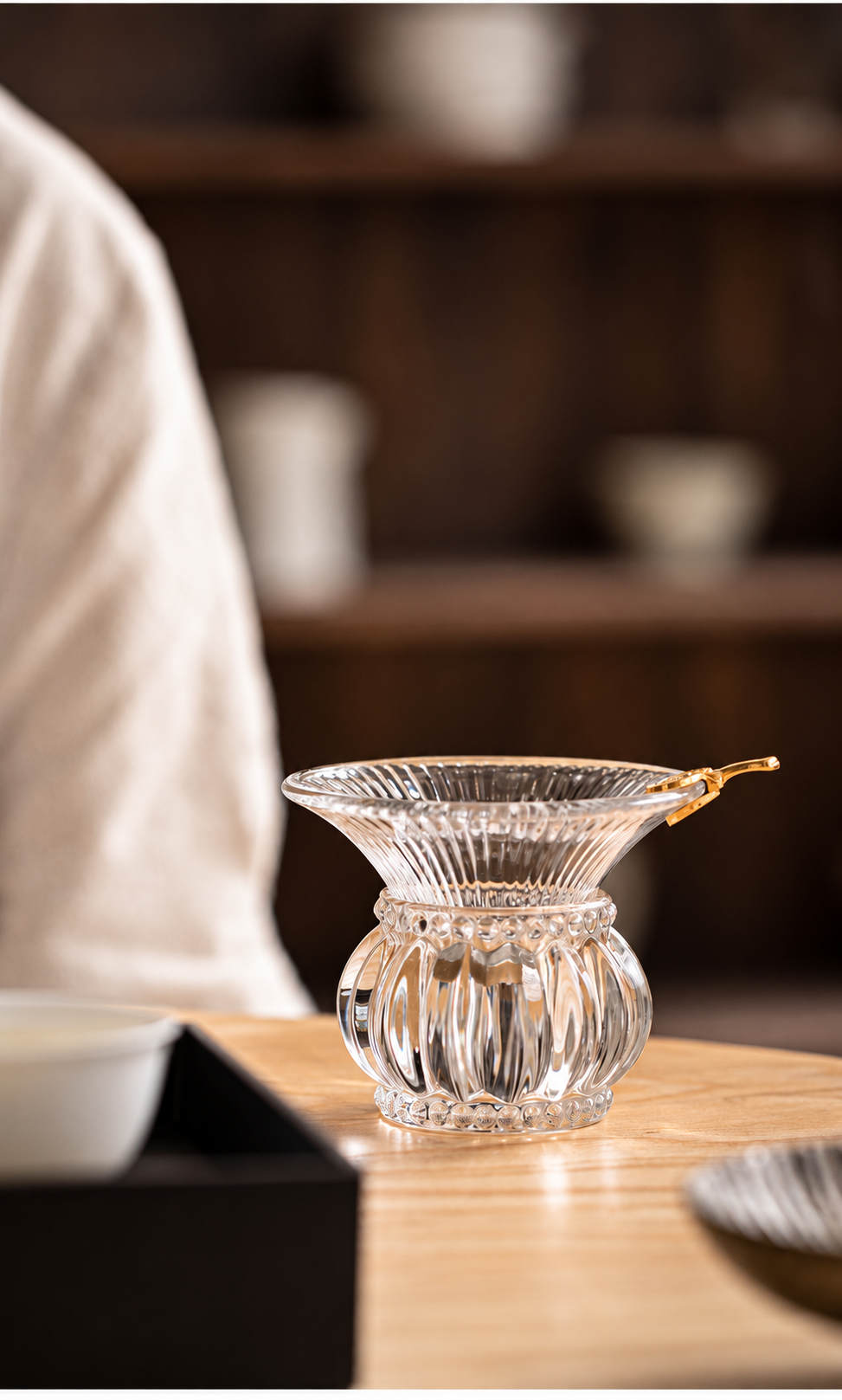 A Clear Tabletop Detail