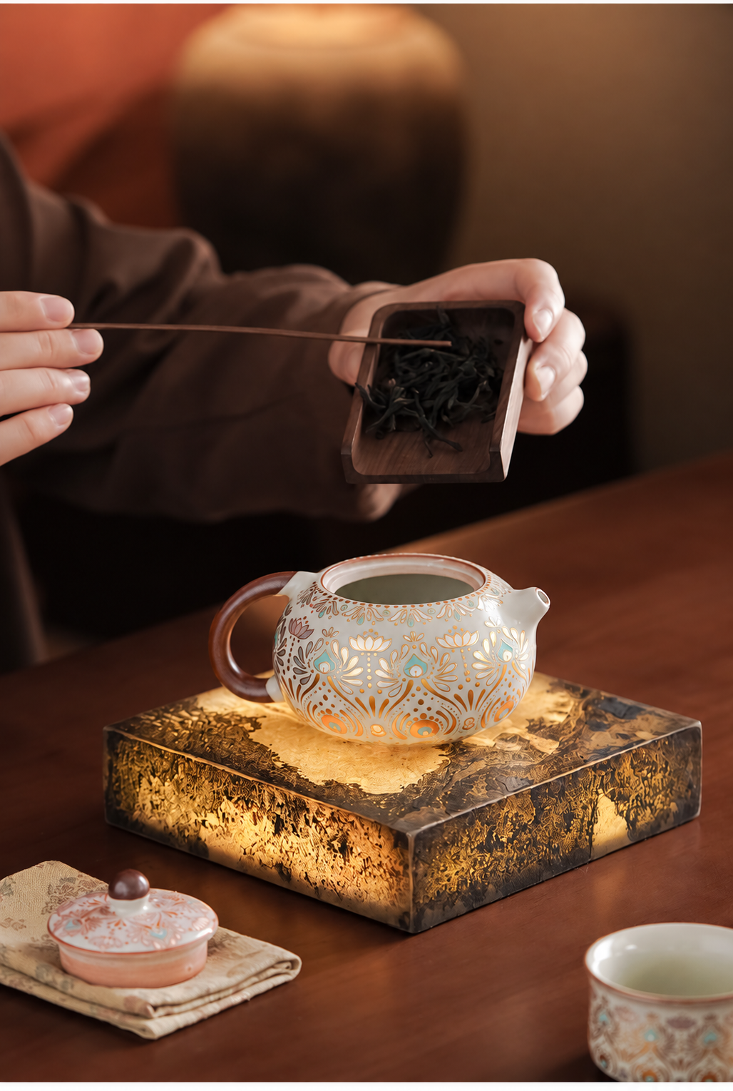 Preparing loose tea