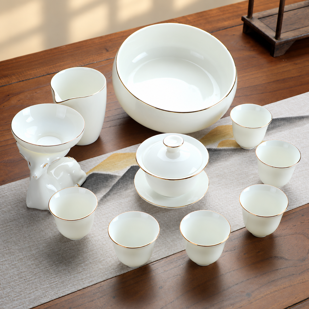 Classic Gaiwan - Six Cups, Pitcher, Deer Filter and Bowl