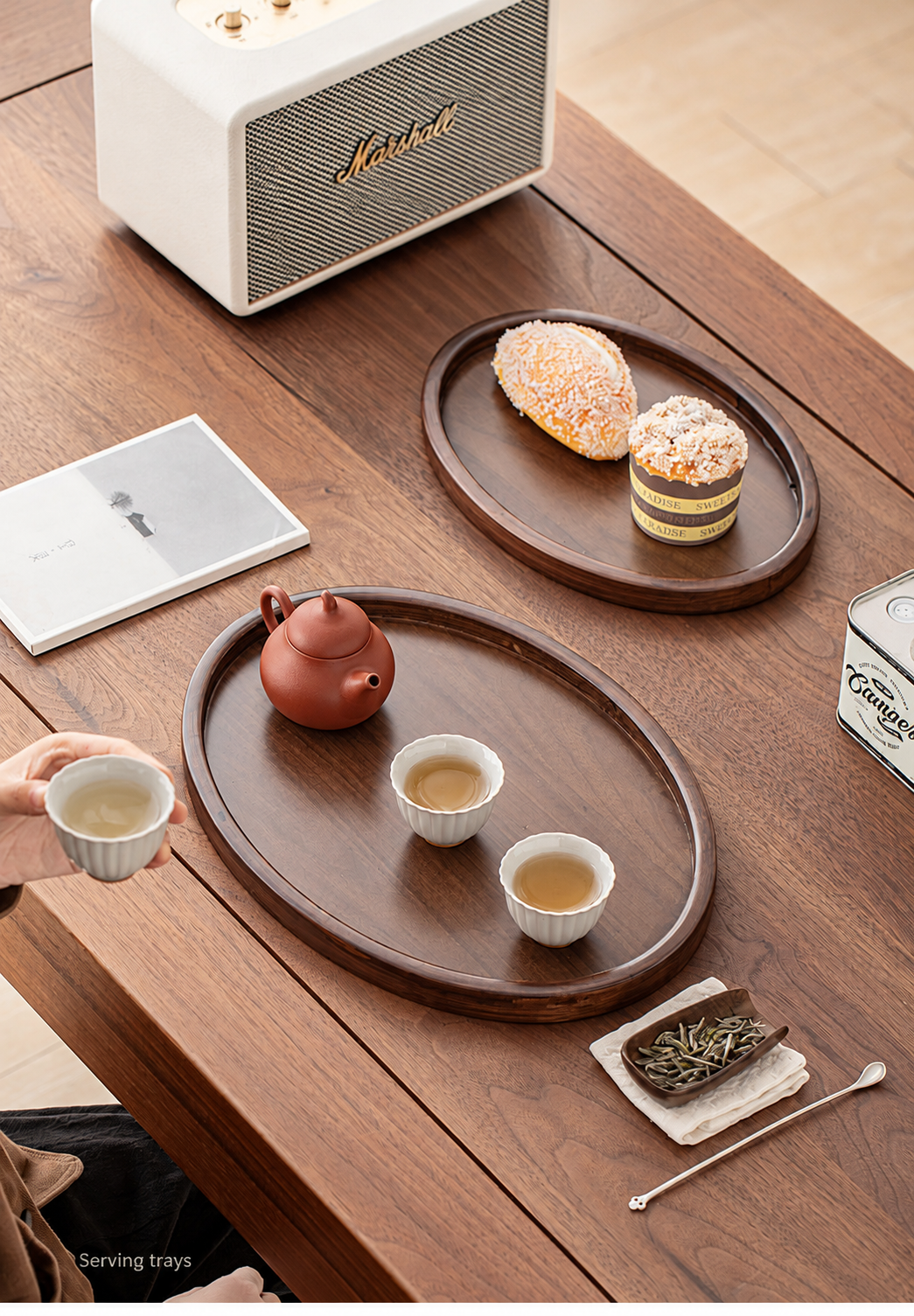 An oval tea setting