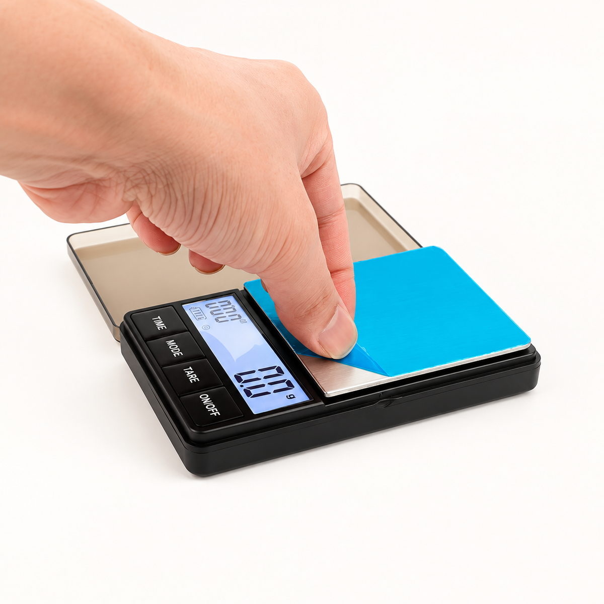 Peel the protective film before use.