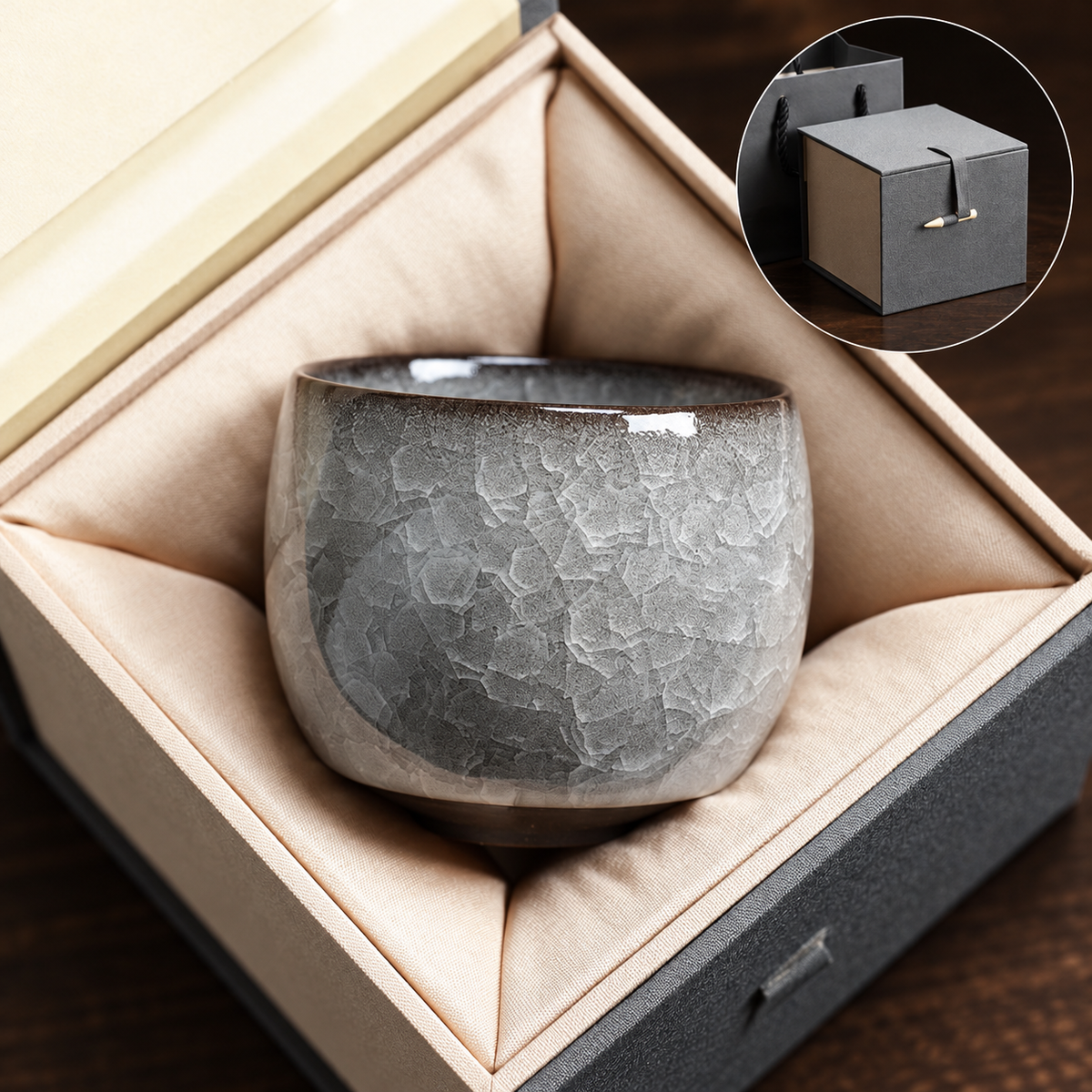 Jufu / Tall rounded cup / Single cup in blue-grey box