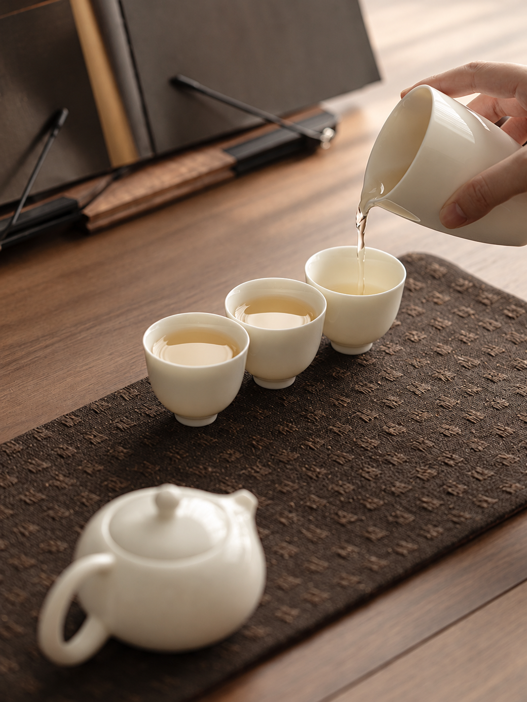 White Porcelain Tea Cups in Small Forms — image 3