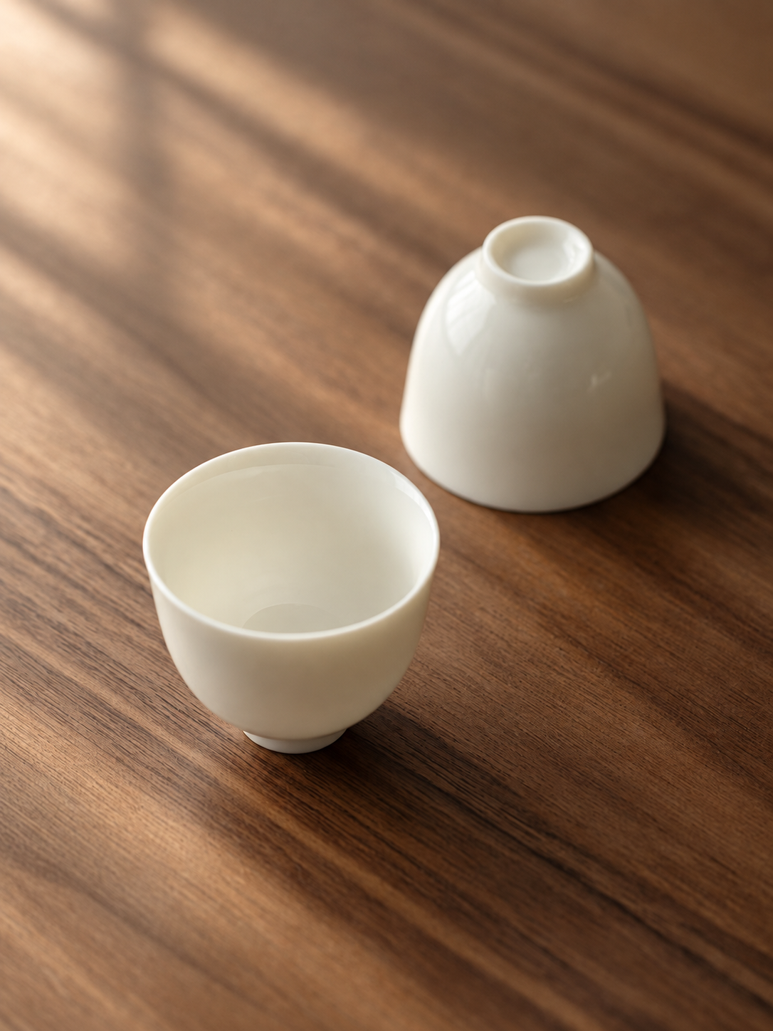 White Porcelain Tea Cups in Small Forms — image 5
