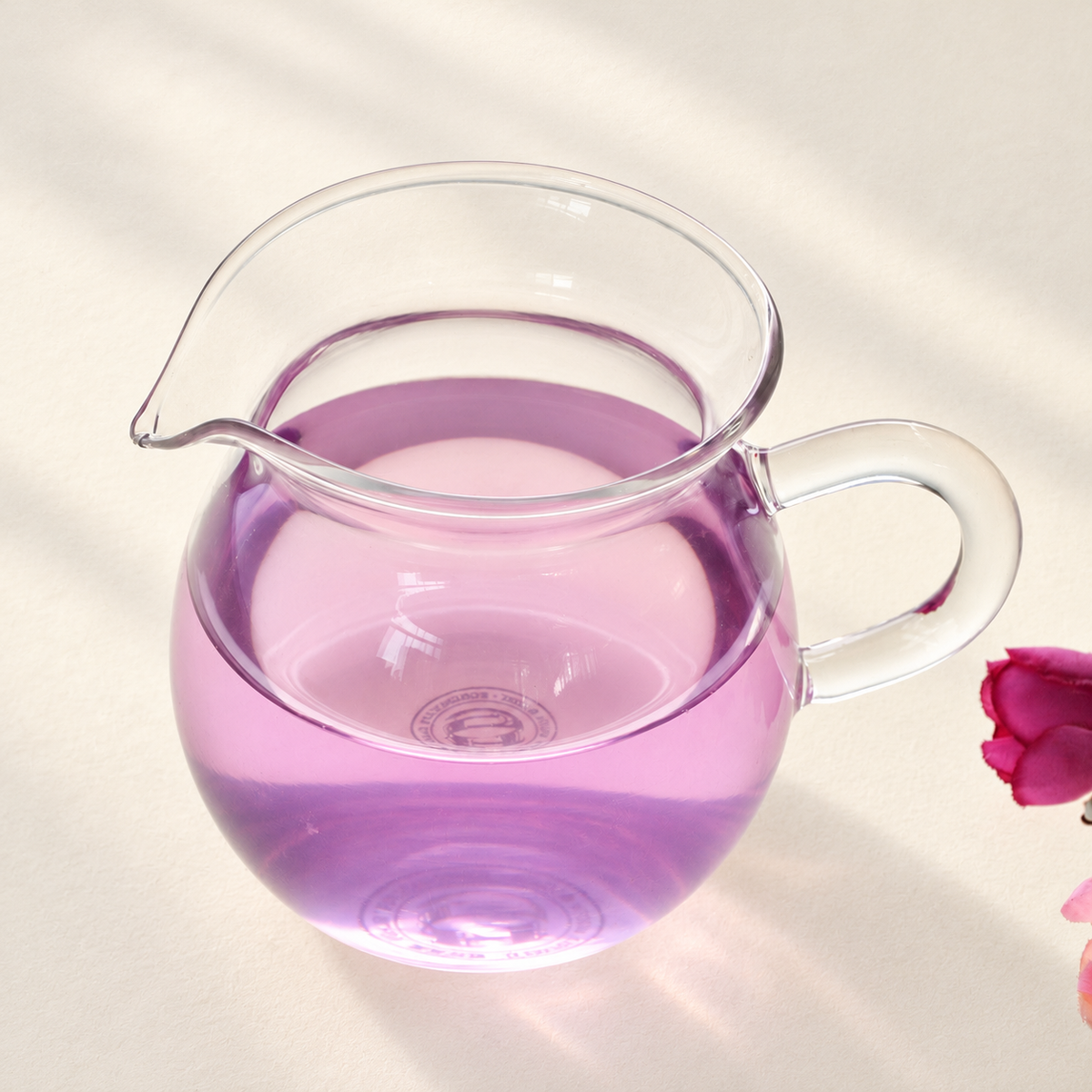 Rounded Glass Gongfu Tea Pitcher · 250 ml — image 2