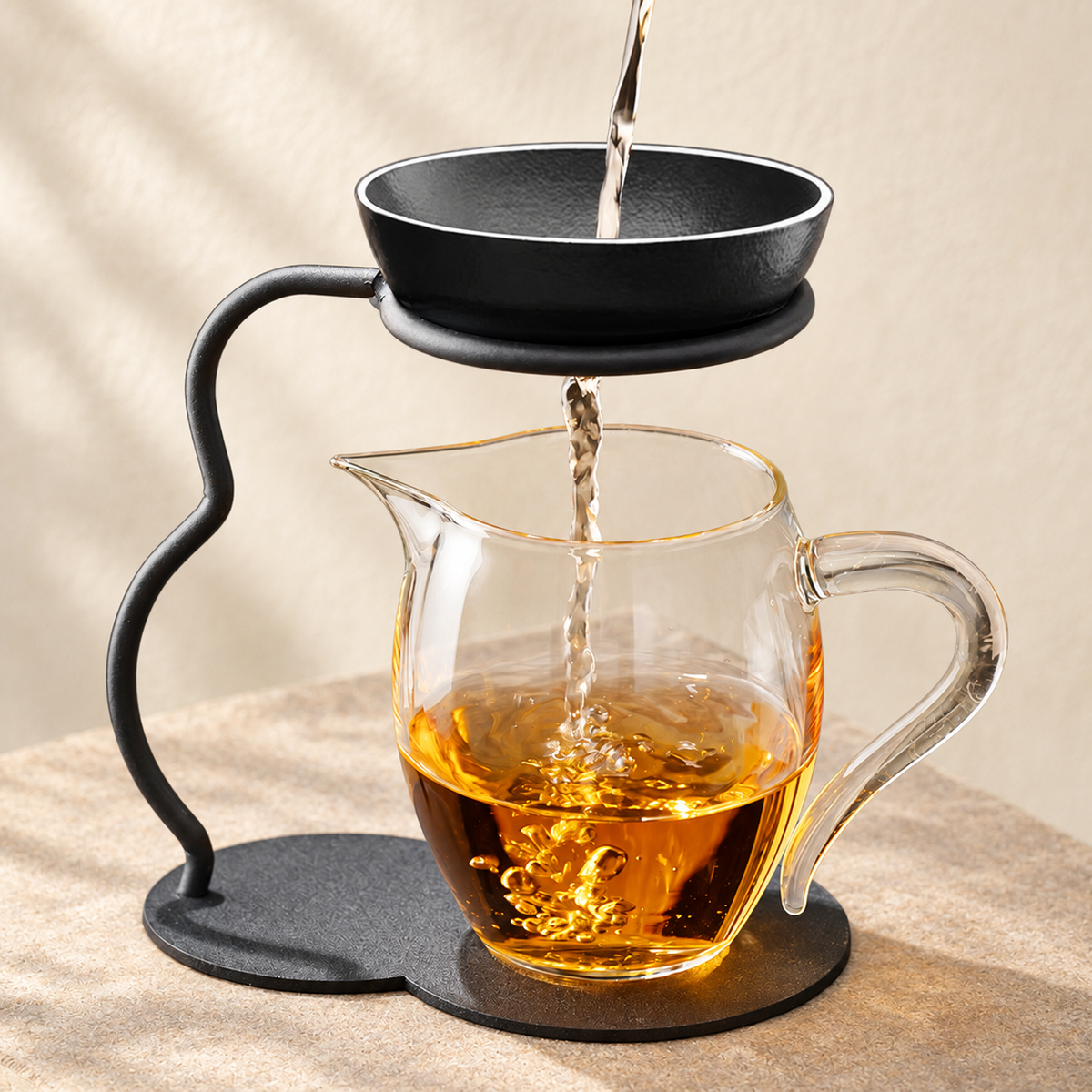 Black / Clear-Handle Round Pourer