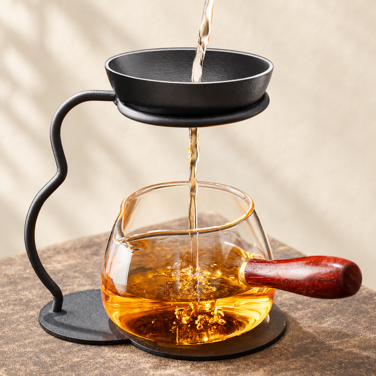 Black / Side-Grip Round Pourer
