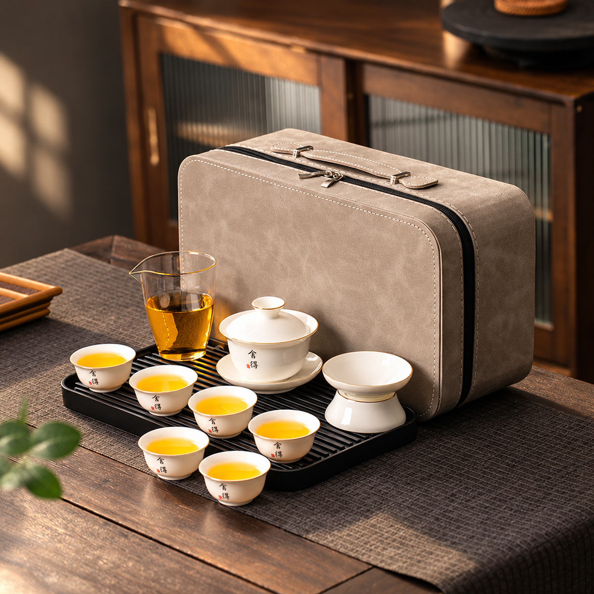 Shede Gold Rim · Glass Pitcher + Tray