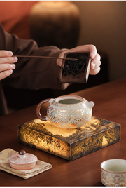 Preparing loose tea
