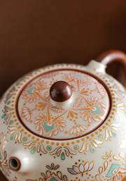 Lid detail