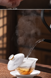 Preparing the gaiwan
