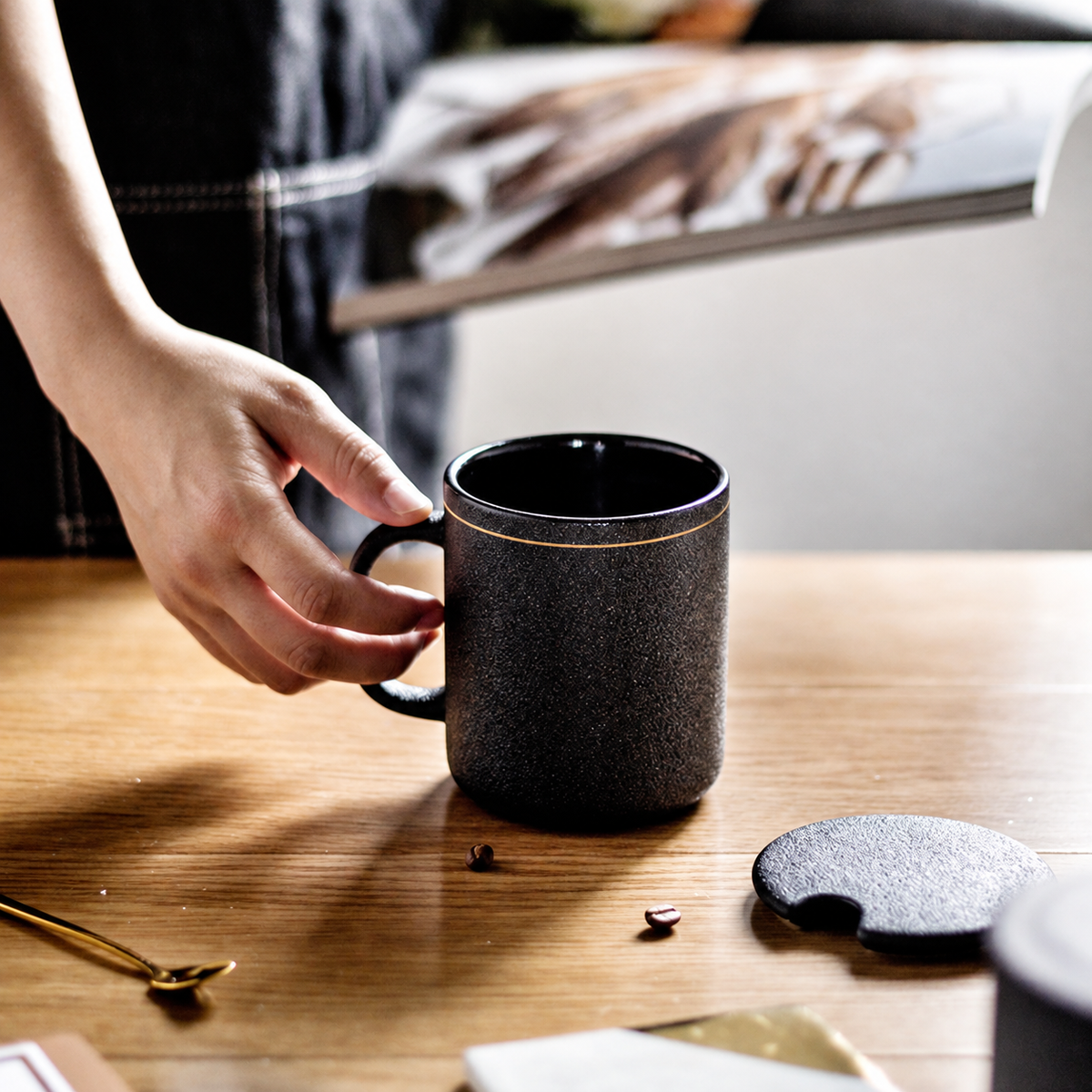 Black Ceramic Mug with Lid and Spoon — image 4