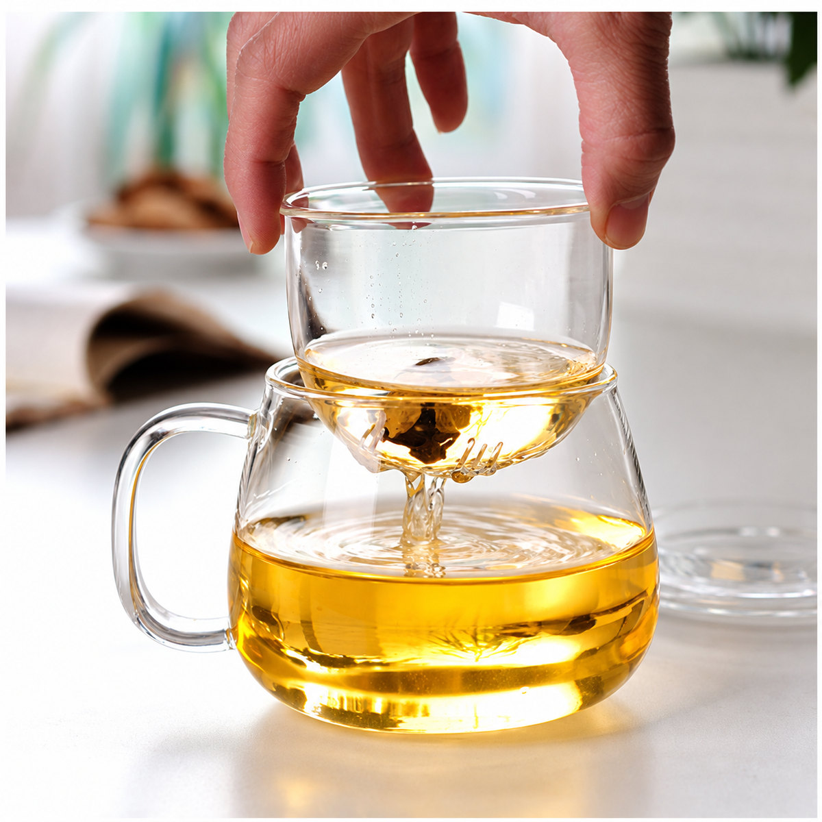Rounded Glass Tea Infuser Mug - 300 mL — image 5