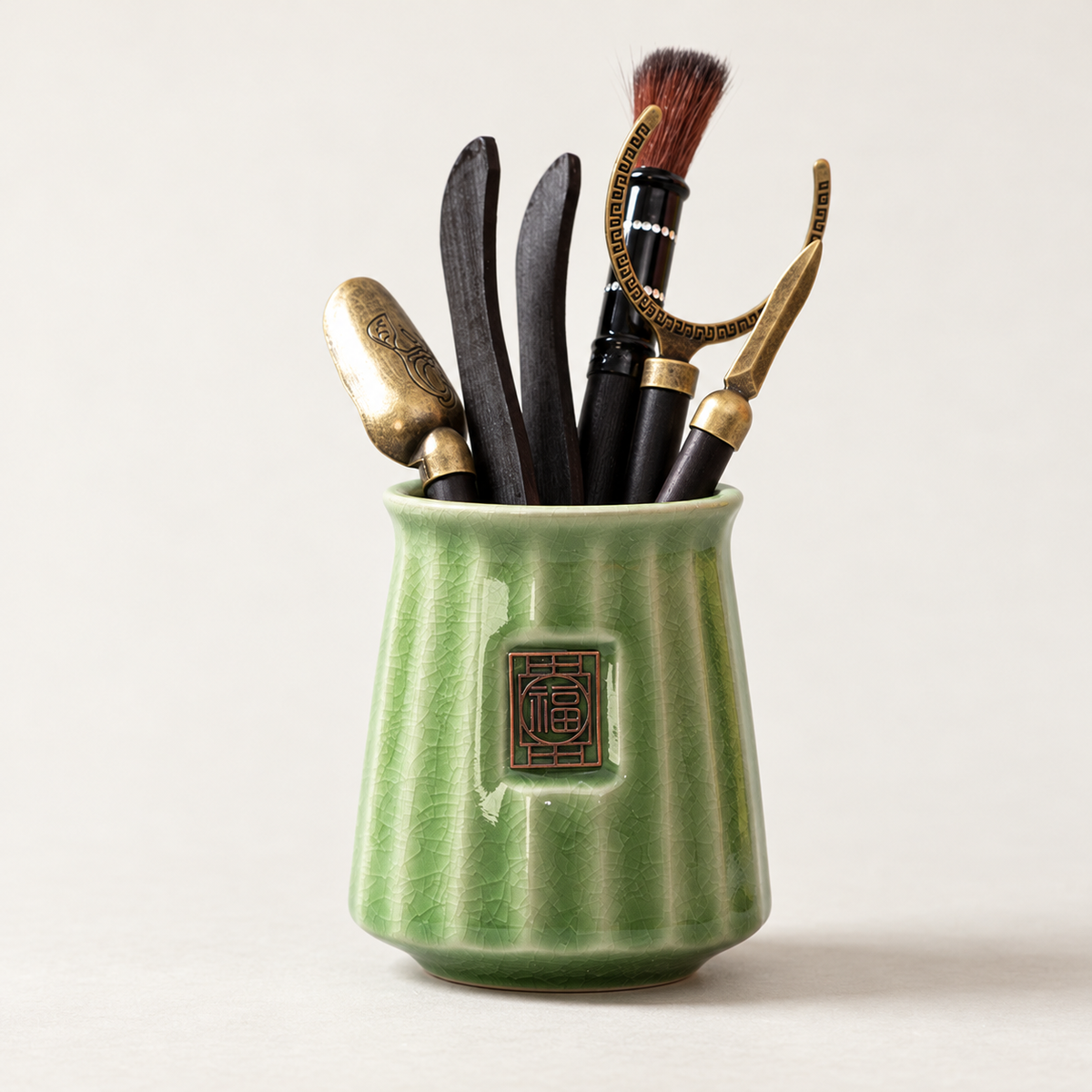 Fluted Crackle Green / Fu Medallion